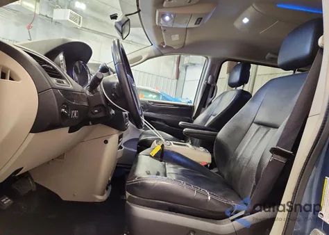 2012 Chrysler Town & Country Touring z USA, uszkodzony, nr VIN 2C4RC1BG4CR186571